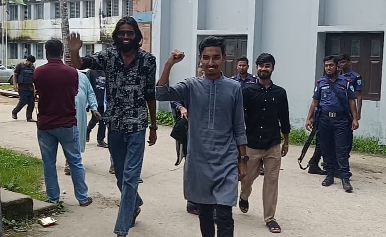 হবিগঞ্জে আটকের ২১ ঘণ্টা পর থানা থেকে মুক্তি পেলেন বৈছাআ নেতা মাহদি